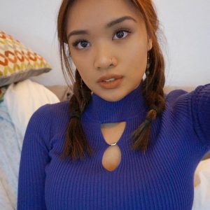 Plante coquine, boulot bizarre Léa - rencontre-Asiatique-Les Sables-d'Olonne